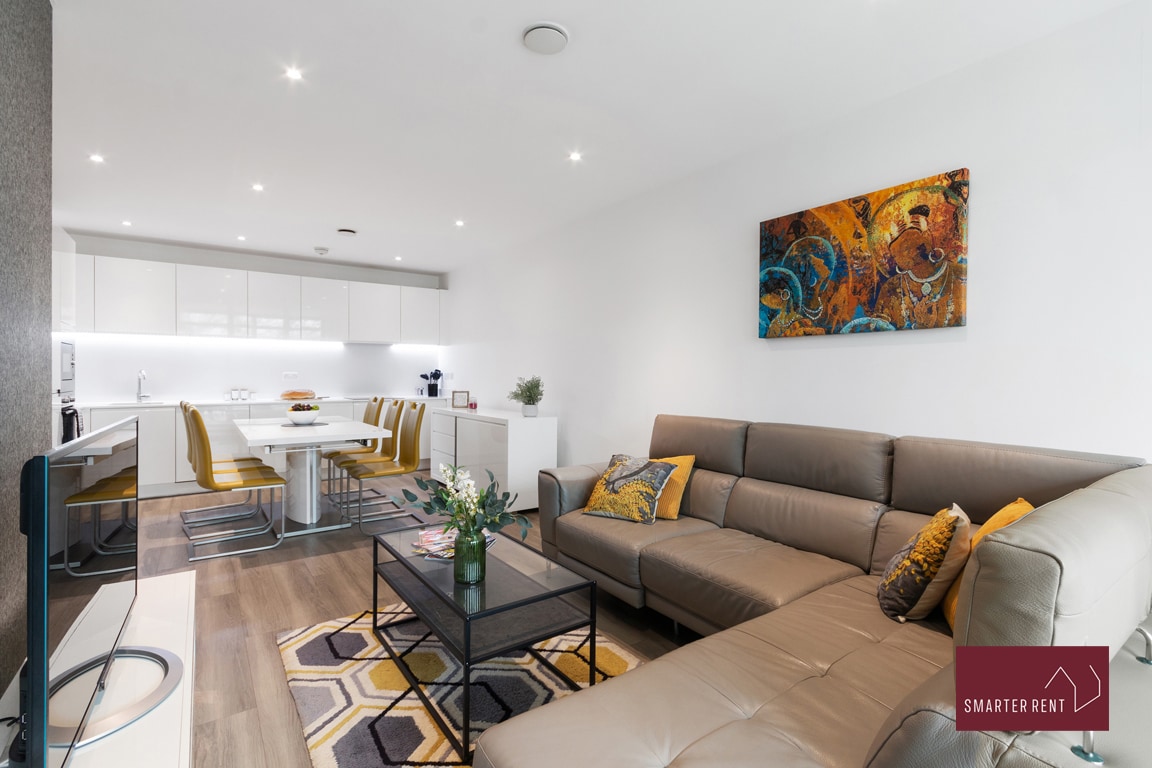 Isleworth - 2 Bed Flat with parking