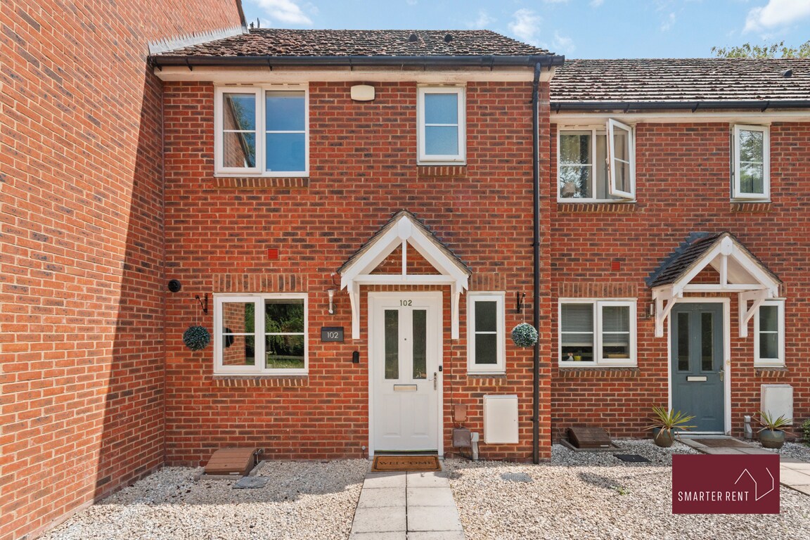 Three Bed House, Parking, Garden, Pet friendly