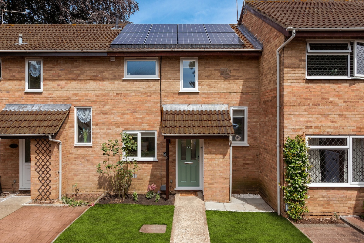Woking, 2 Bedroom Eco-Friendly House