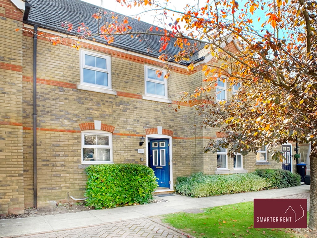 Woking - 2 Bedroom House - Parking