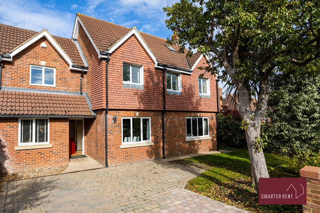 Wimbledon - 5 Bed House - Driveway