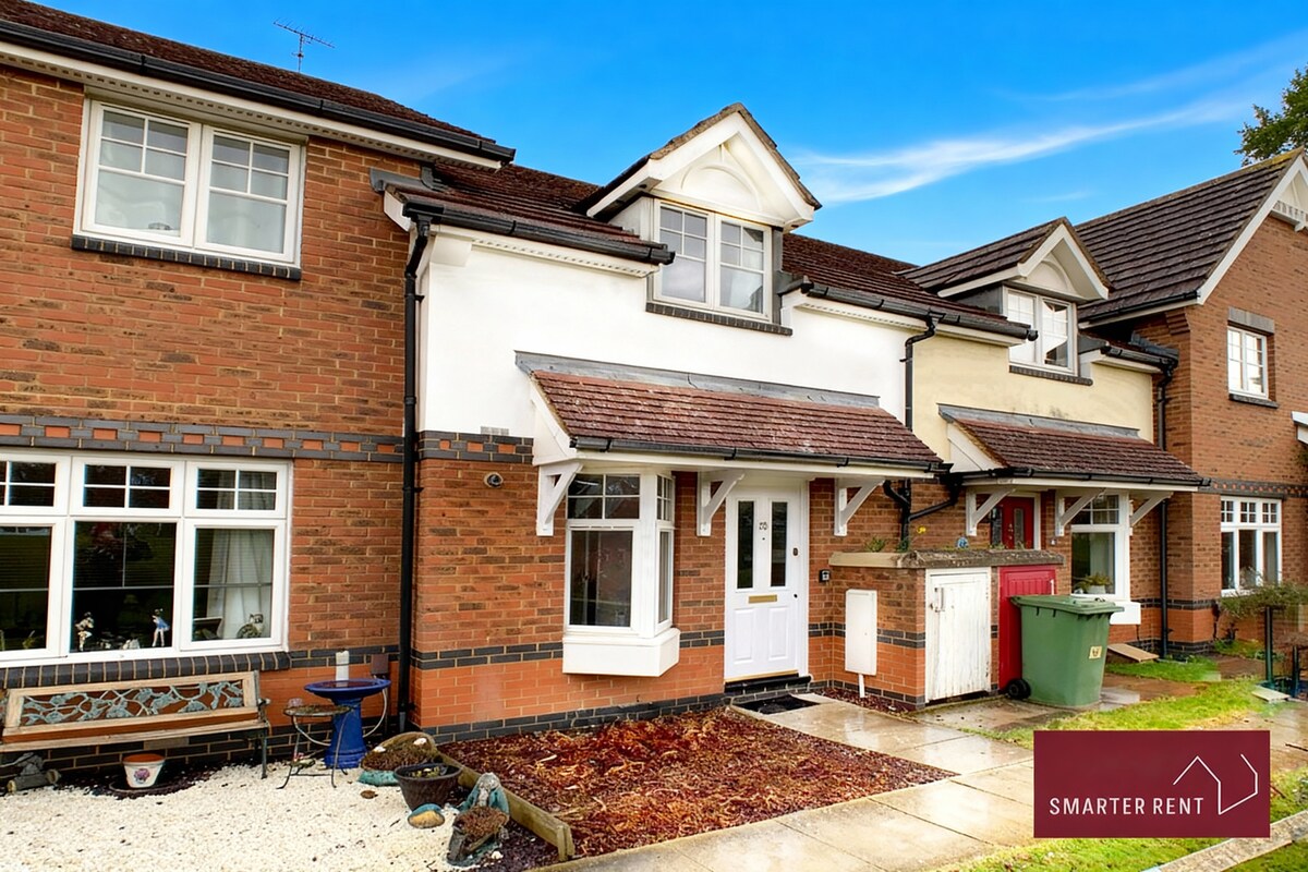 Bracknell - Modern 2 Bedroom House - With Parking