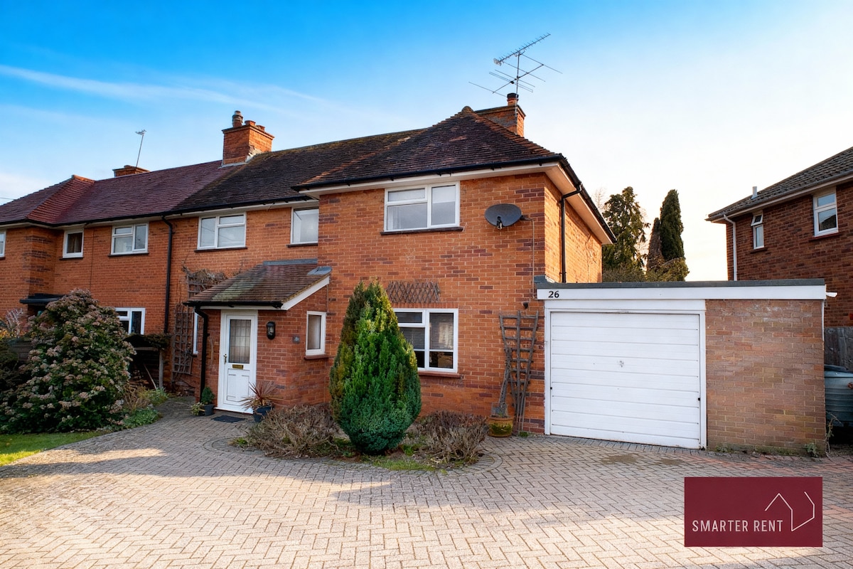 Bracknell - Garden, Driveway, Pets Welcome