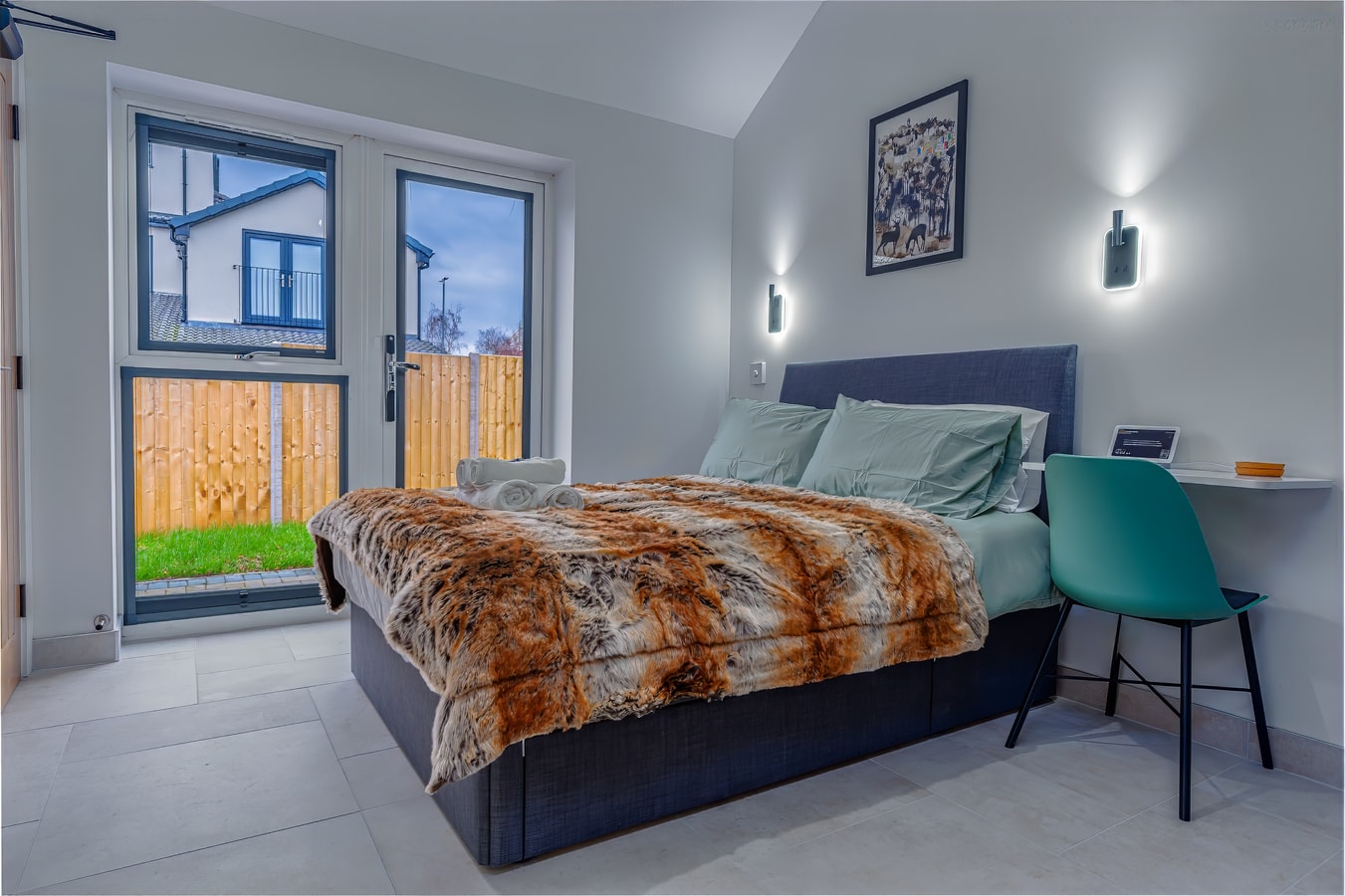 Garden bungalow with parking in North Bristol
