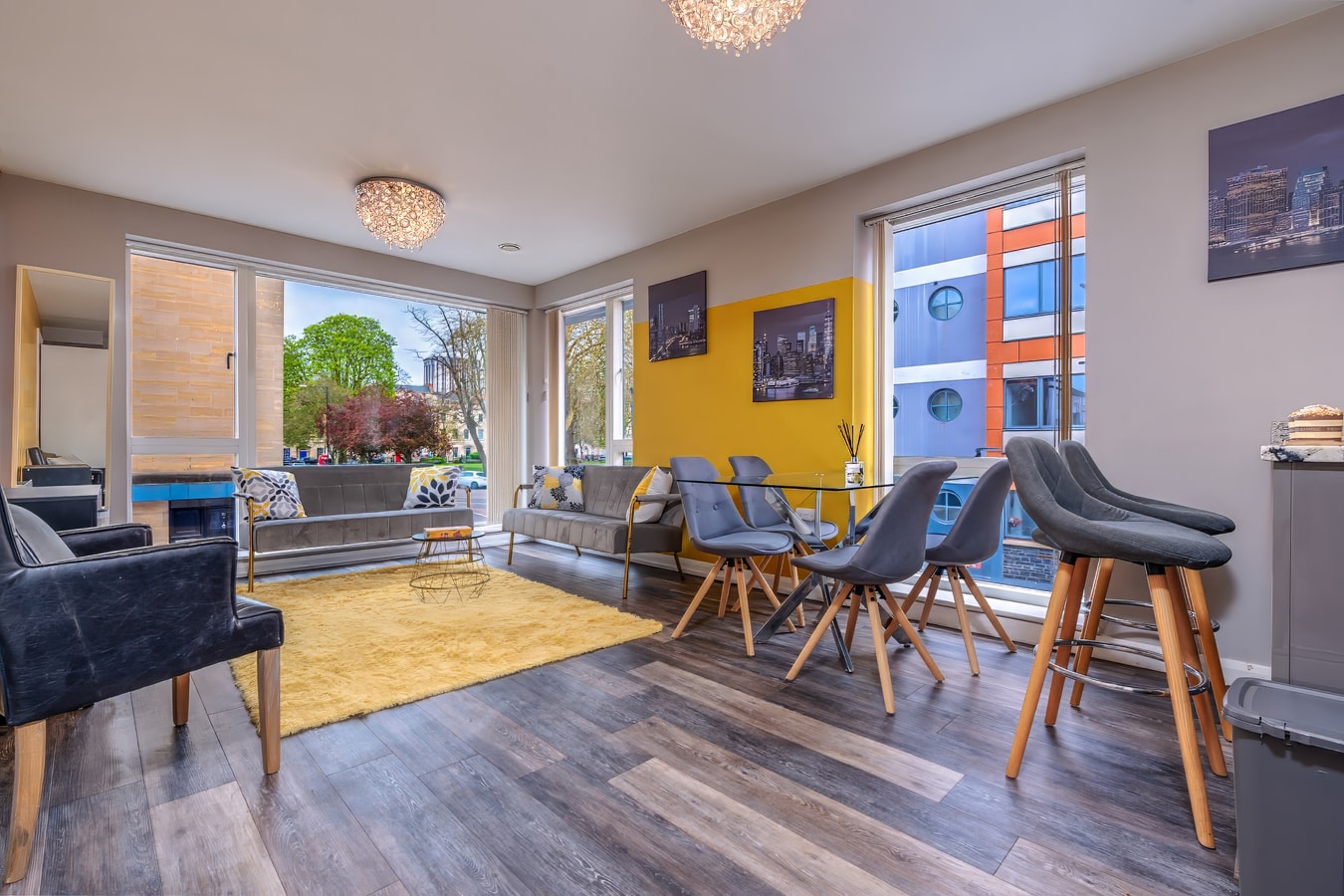 Peaceful two-bedroom flat by Portland Square