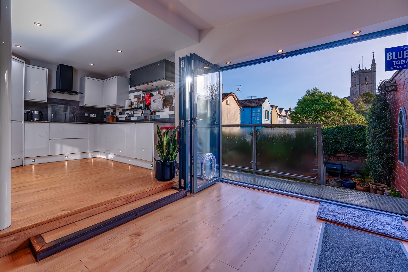 Spacious garden flat with private sauna