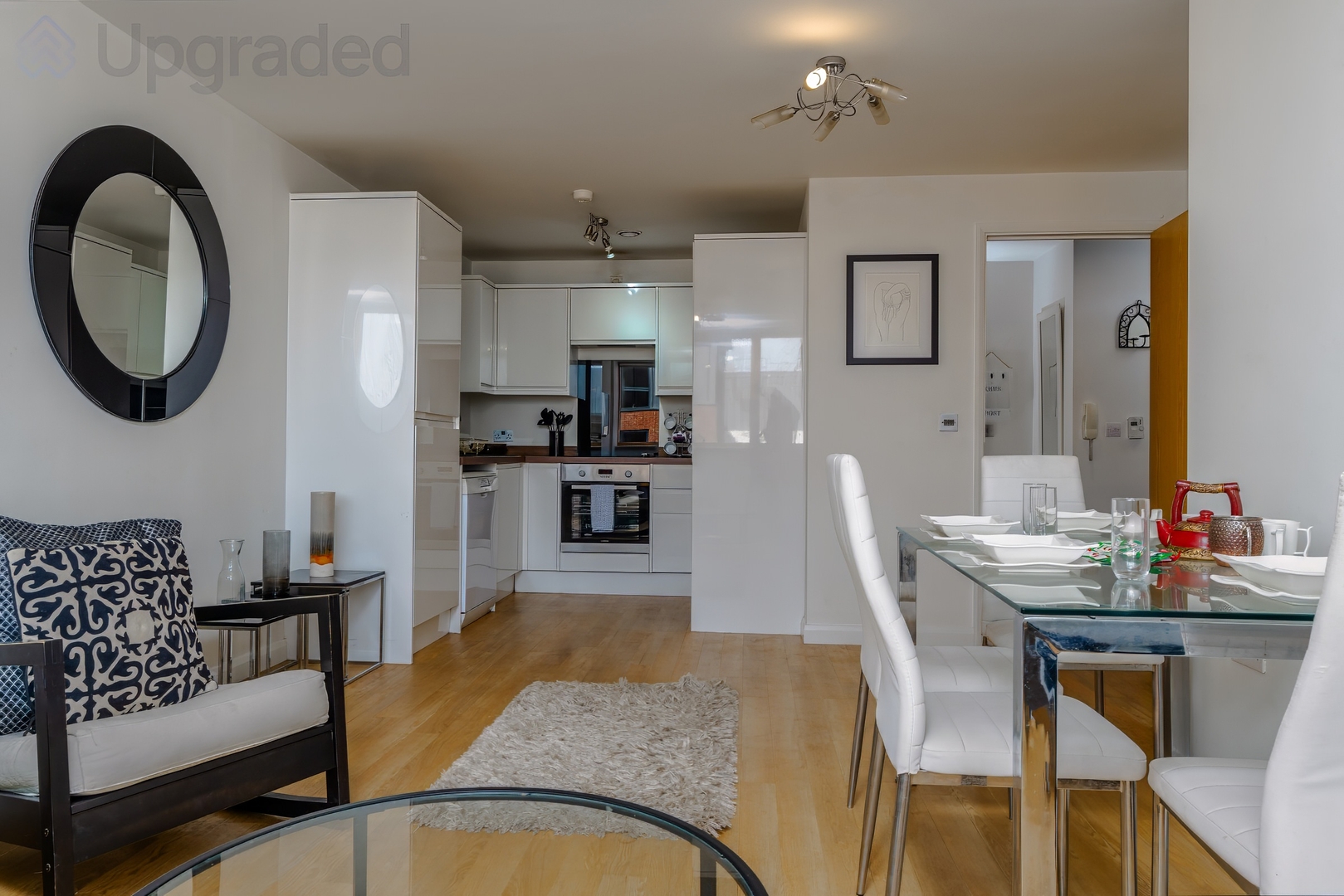 Three-bedroom city apartment near Cabot Circus