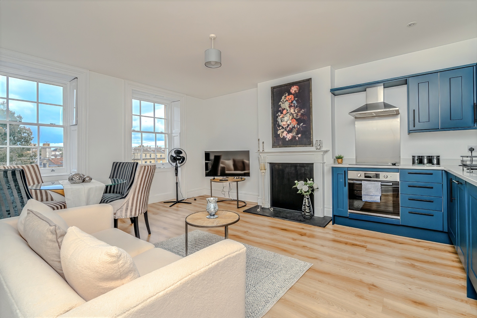 Bright two-bedroom apartment in Clifton Village